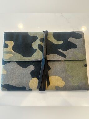 Stella & Dot Black Camo Clutch with Floral Lining